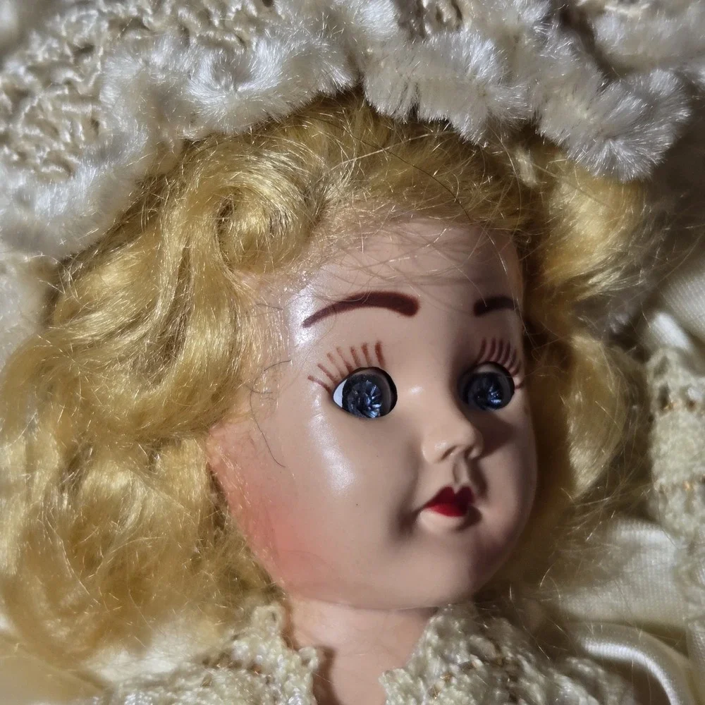 VTG OOAK Bride Doll Wall Decor Lid Eyes Open‎ & Shut Jointed Arms Handmade RARE